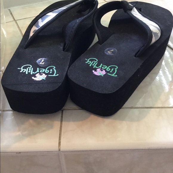 interchangeable flip flops